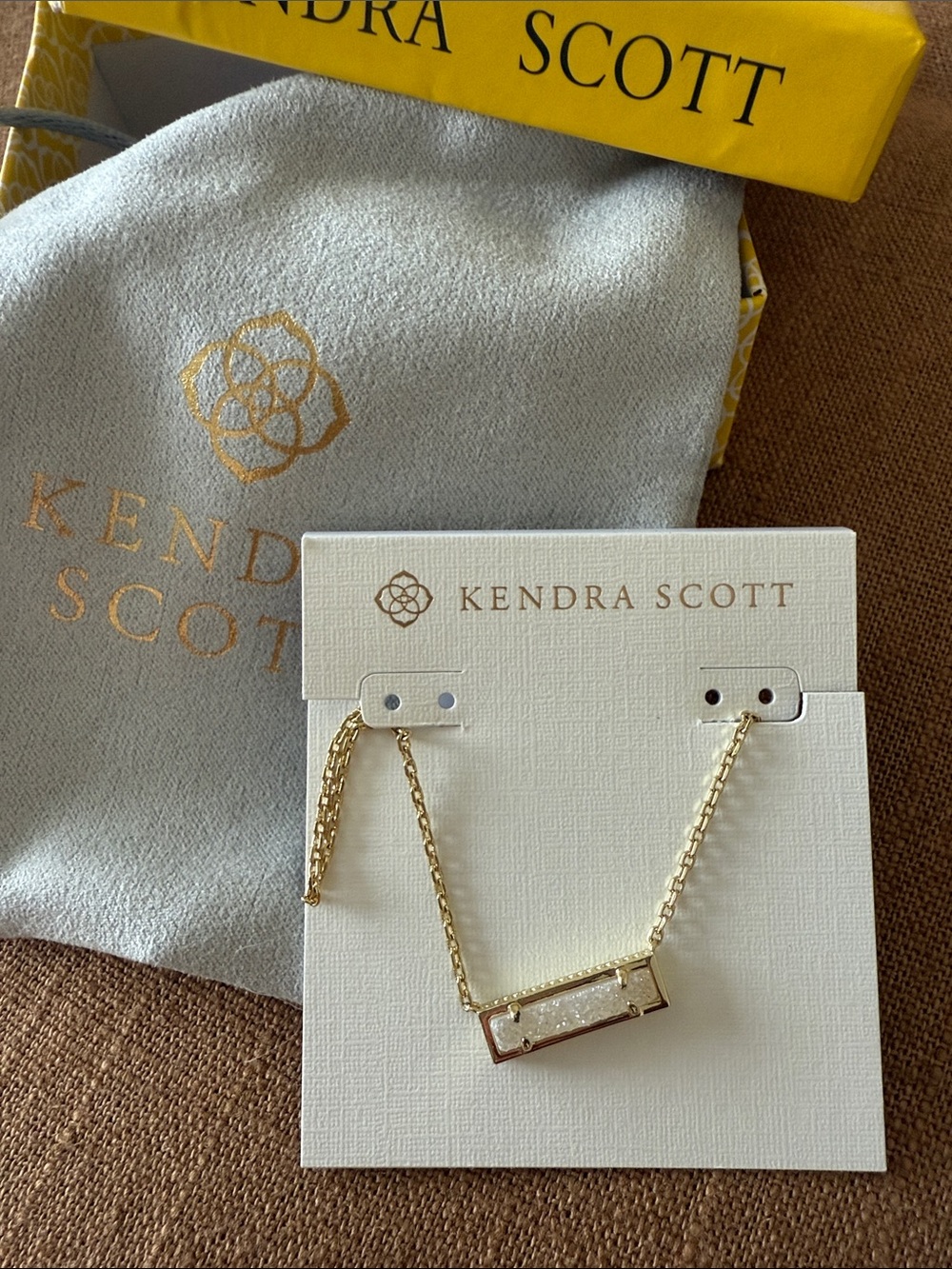 Necklace (Jewelry)